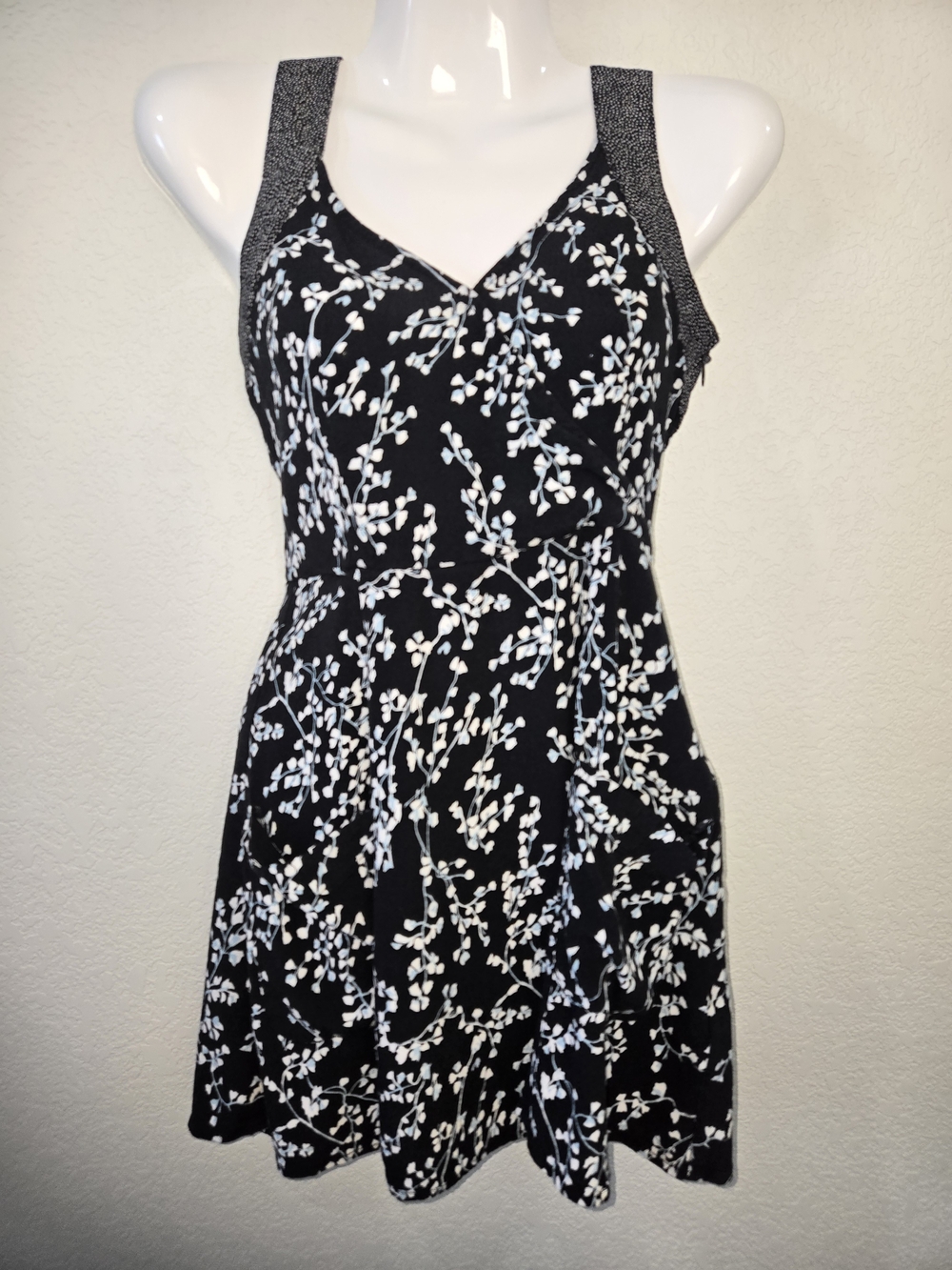 Dark Blue Floral V-Neck Mini Dress - Unbranded
